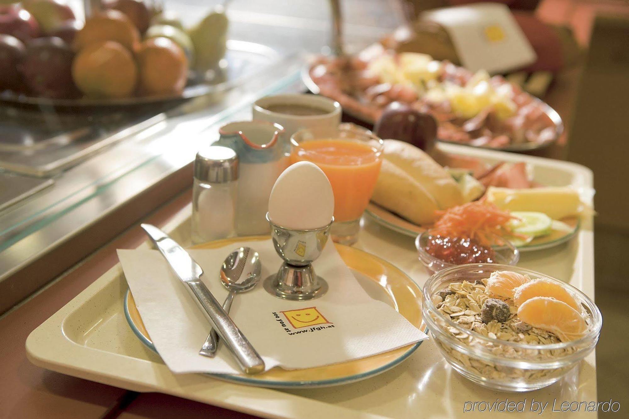 Jufa Hotel Donnersbachwald Restoran fotoğraf